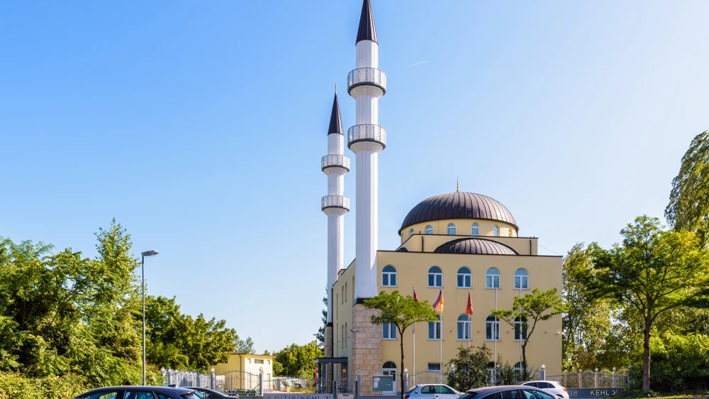 Almanya'da Anıt ve İbadethanelere Yönelik Sağcı Saldırılar Artıyor, © shutterstock Almanya'da Anıt ve İbadethanelere Yönelik Sağcı Saldırılar Artıyor, © shutterstock
