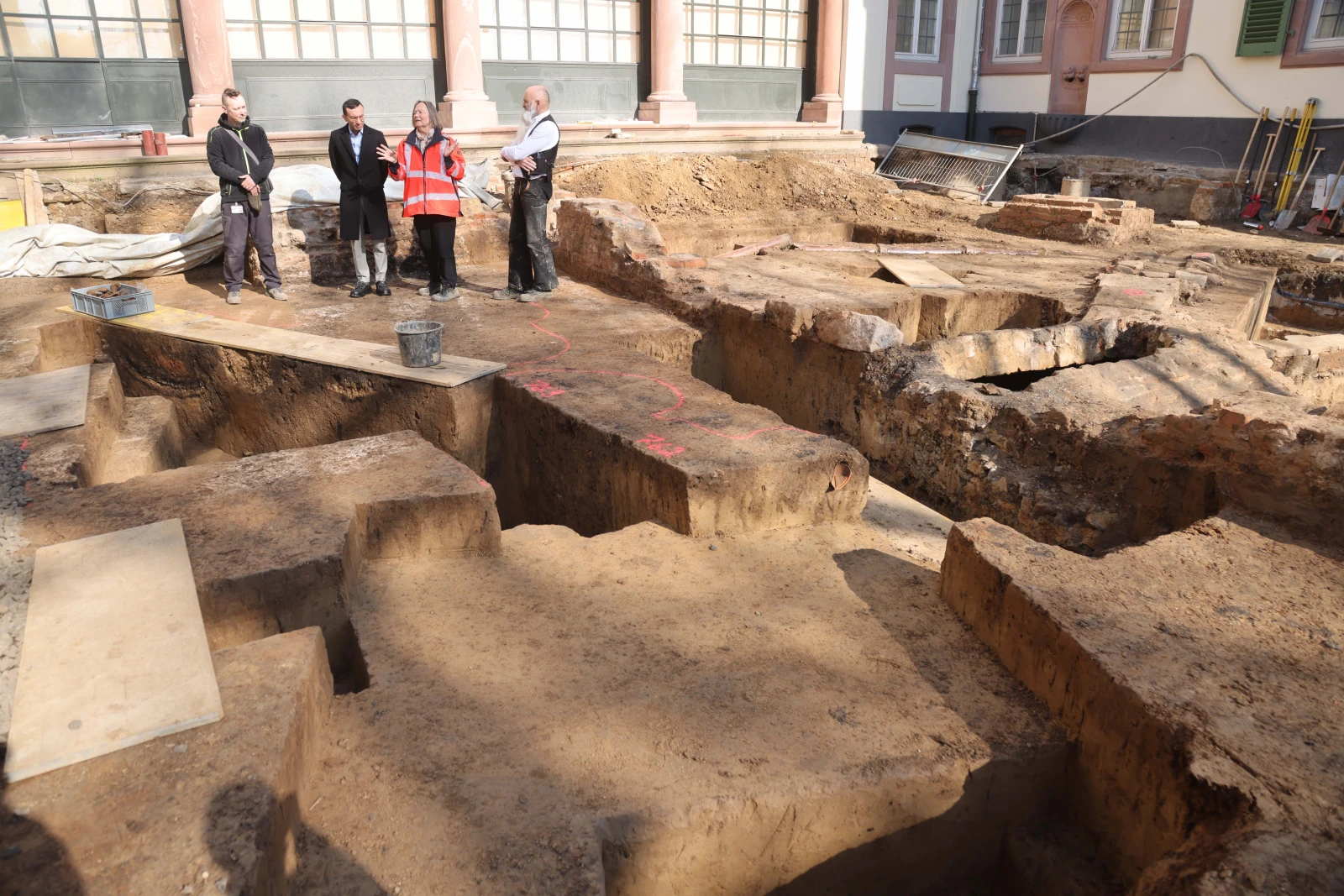 Frankfurt’ta Roma dönemine ait askeri kamp kalıntıları bulundu, © Stadt-Frankfurt-am-Main-Reuss Frankfurt’ta Roma dönemine ait askeri kamp kalıntıları bulundu, © Stadt-Frankfurt-am-Main-Reuss