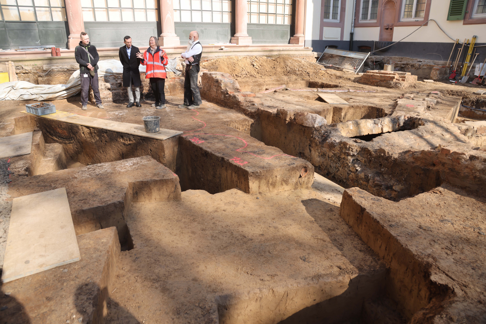 Frankfurt’ta Roma dönemine ait askeri kamp kalıntıları bulundu, © Stadt-Frankfurt-am-Main-Reuss