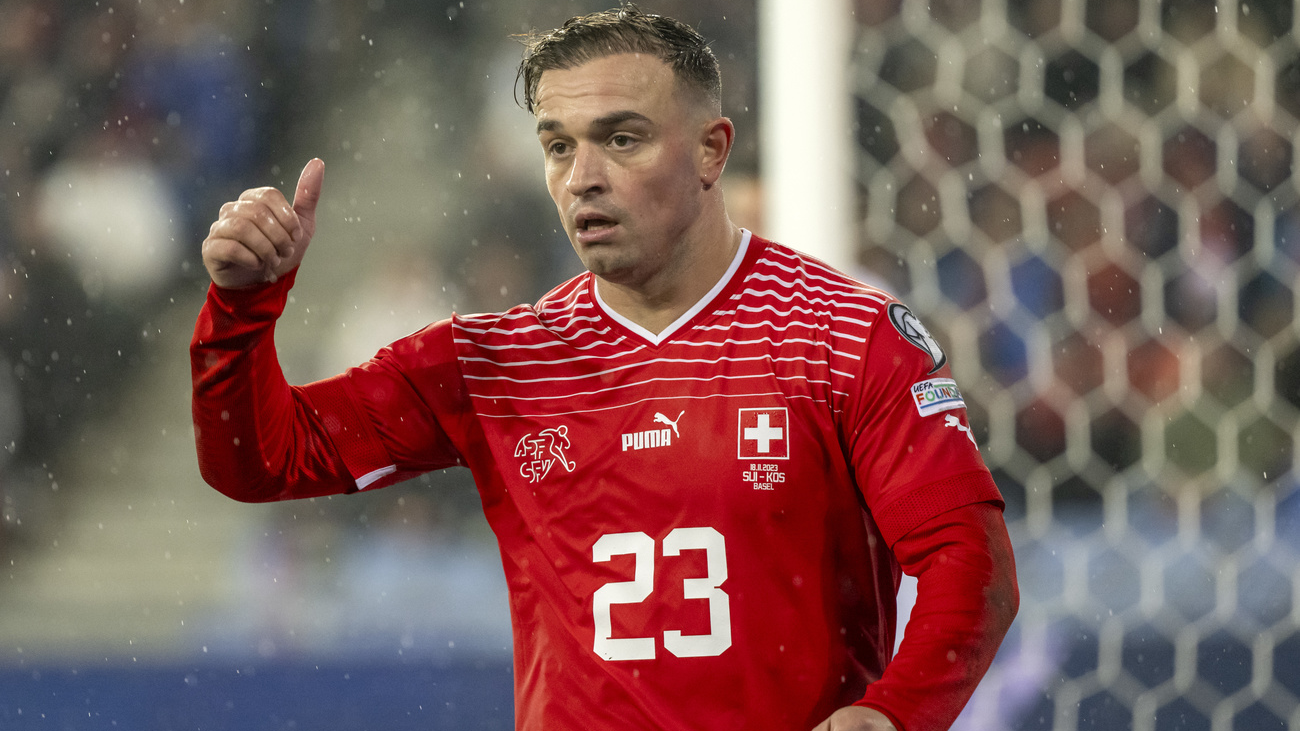 Dank fremder Hilfe qualifiziert sich die Schweiz für die EM in Deutschland. Gegen Kosovo verspielt das Nationalteam zum wiederholten Mal eine Führung und muss sich mit einem 1:1 begnügen., © Keystone-SDA