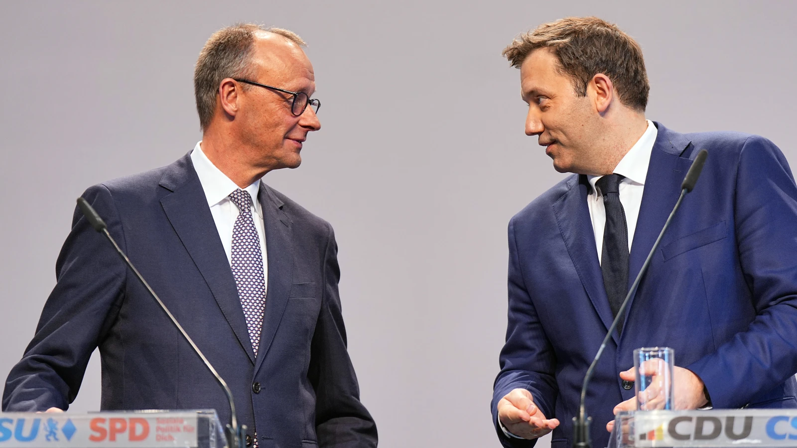 Hükümete Güven Azalıyor!, © dpa Hükümete Güven Azalıyor!, © dpa