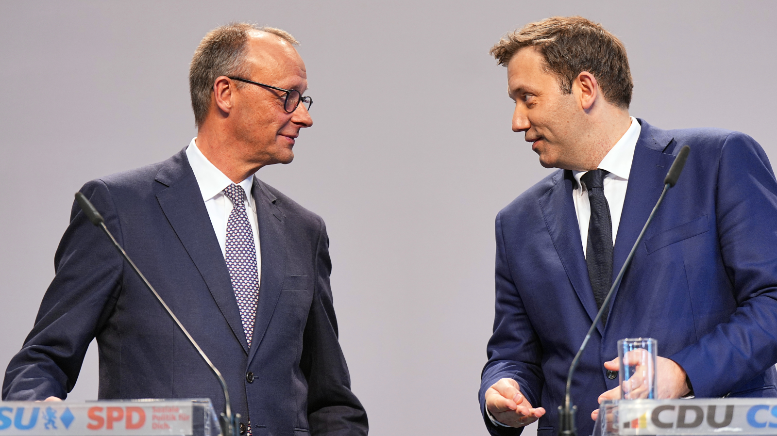 Hükümete Güven Azalıyor!, © dpa