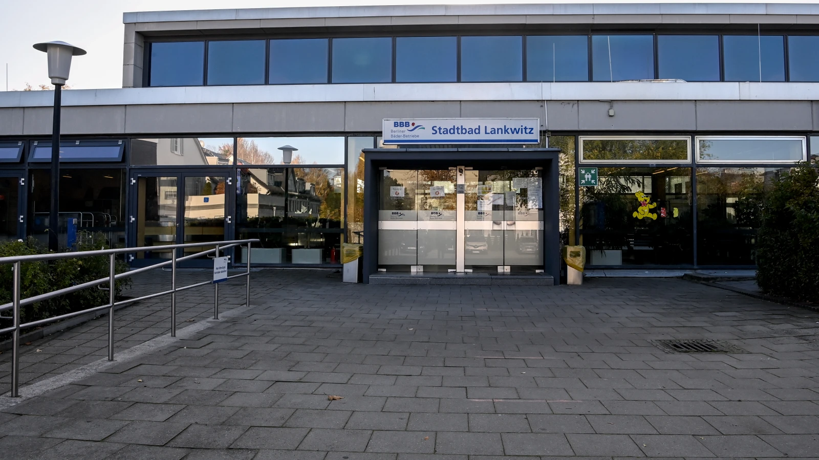 Steglitz'te Yüzme Havuzunda Kaza: Anne Hakkında Soruşturma Başlatıldı!, © dpa Steglitz'te Yüzme Havuzunda Kaza: Anne Hakkında Soruşturma Başlatıldı!, © dpa