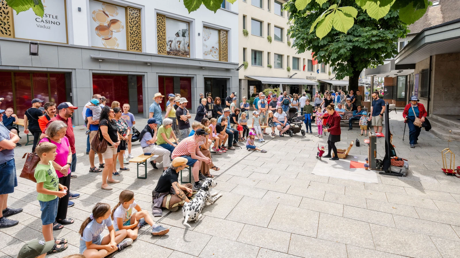 Strassenkünstler beleben das Vaduzer Städtle, © Standortmarketing Vaduz Strassenkünstler beleben das Vaduzer Städtle, © Standortmarketing Vaduz
