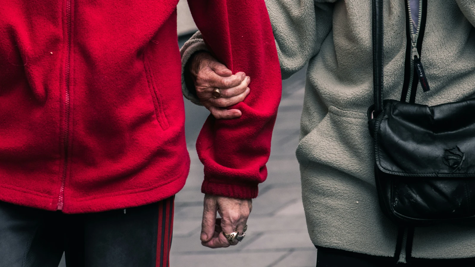 LAK dankt Freiwilligen für den Einsatz, © unsplash/Jack Finnigan LAK dankt Freiwilligen für den Einsatz, © unsplash/Jack Finnigan