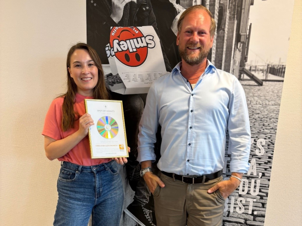 Smiley`s Marketingleiterin Julia Wolf mit Mediaberater Marco Tristram, © more Marketing 