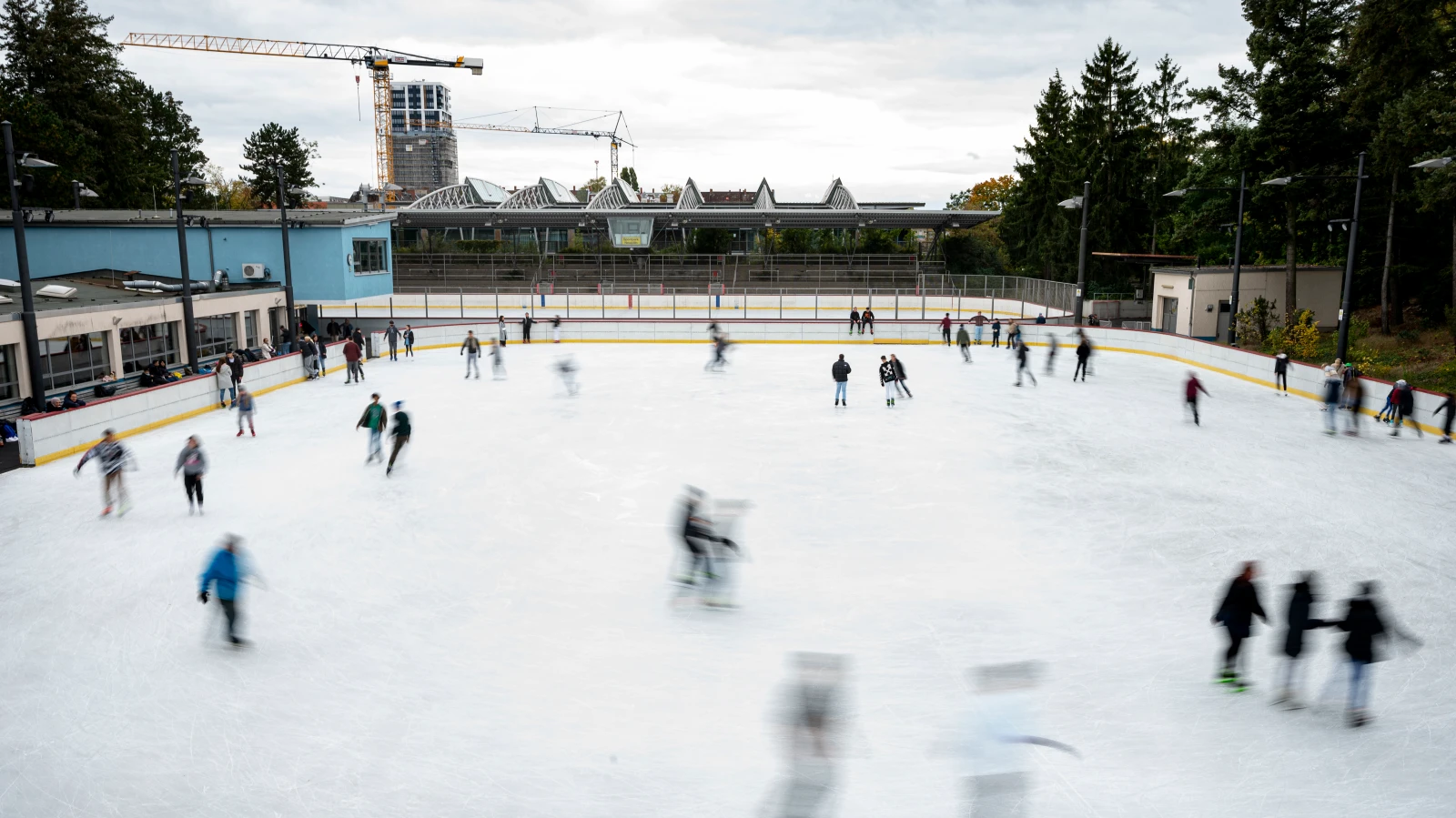Berlin`de Buz Pateni Sezonu Açıldı!, © dpa Berlin`de Buz Pateni Sezonu Açıldı!, © dpa