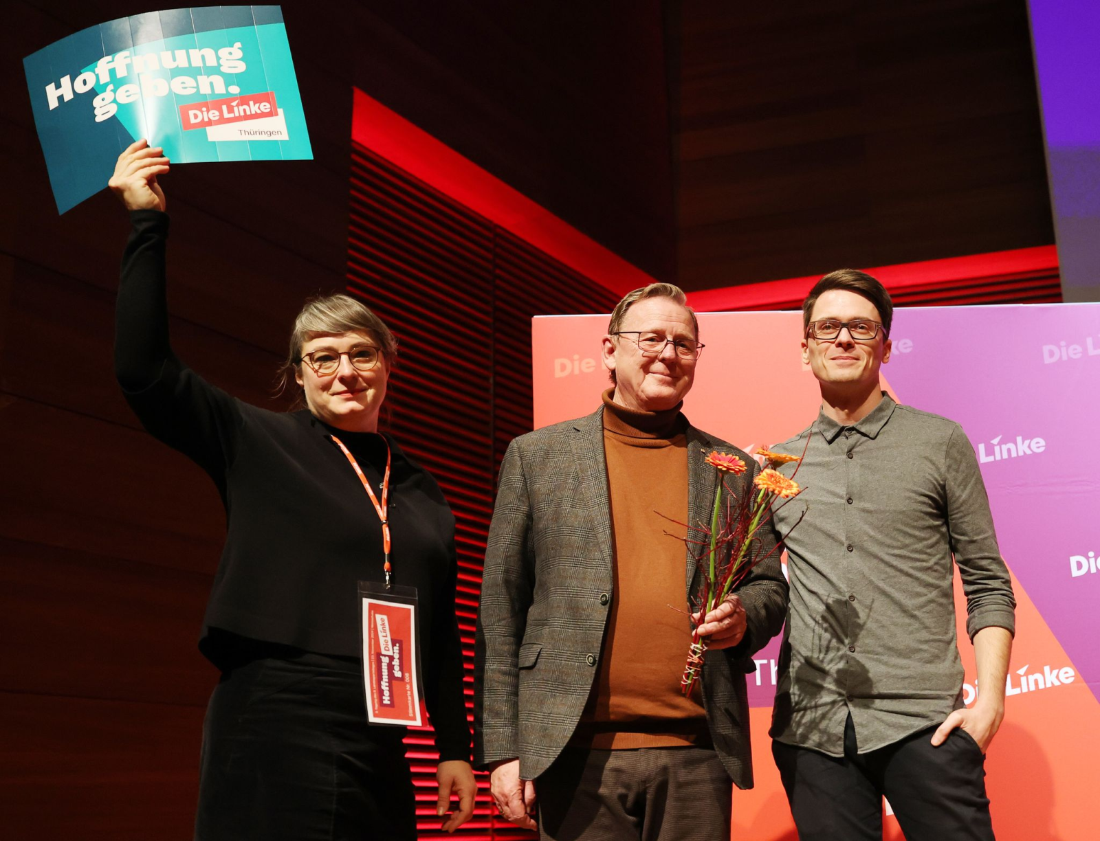 Ulrike Grosse-Röthig (l-r), Bodo Ramelow und Christian Schaft: Die Linke wartet auf ein Gesprächsangebot der Thüringer Koalitionäre., © Bodo Schackow/dpa