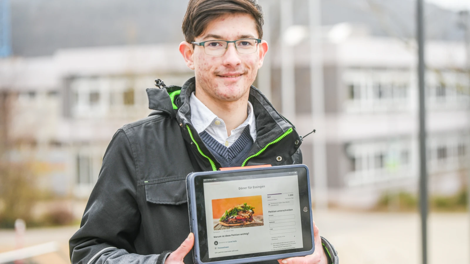 Essingen’de Döner Krizi: Belediye "Döner’siz" Kalmak İstiyor, Gençler İsyanda, © Jason Tschepljakow/dpa Essingen’de Döner Krizi: Belediye "Döner’siz" Kalmak İstiyor, Gençler İsyanda, © Jason Tschepljakow/dpa