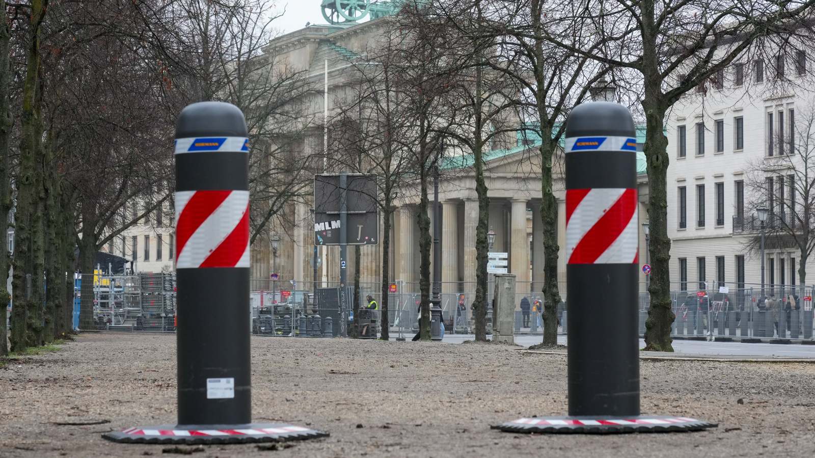 Berlin’de Yılbaşı Hazırlıkları: Polis Ek Önlemler Aldı, © Soeren Stache/dpa