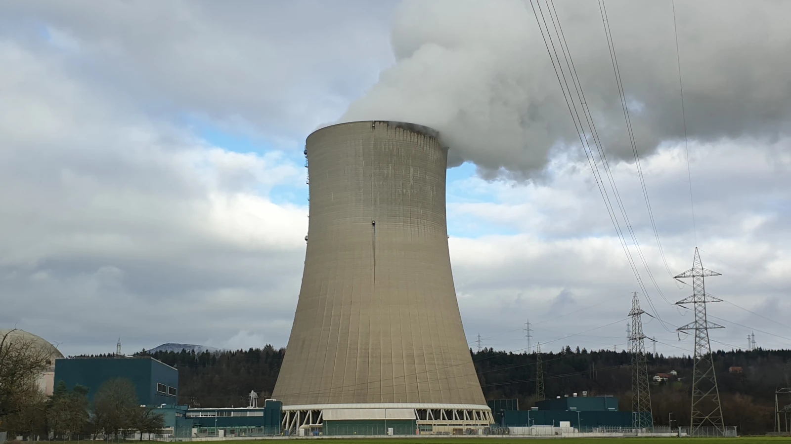 Laut Umfrage ist noch eine knappe Mehrheit für Verbot neuer AKW, © Radio Liechtenstein Laut Umfrage ist noch eine knappe Mehrheit für Verbot neuer AKW, © Radio Liechtenstein