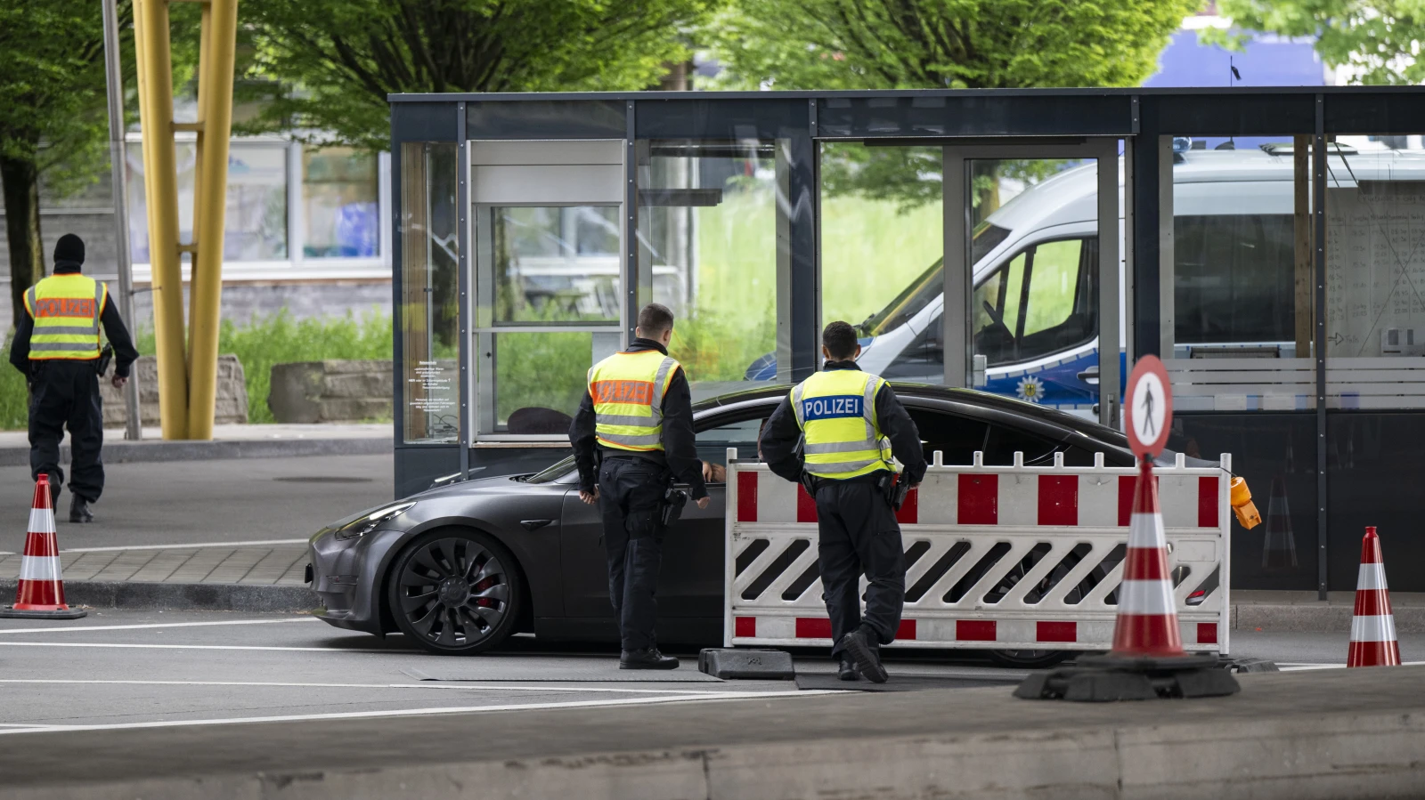 Afgan Sığınmacılar Almanya’ya Sokulmadı!, © dpa Afgan Sığınmacılar Almanya’ya Sokulmadı!, © dpa