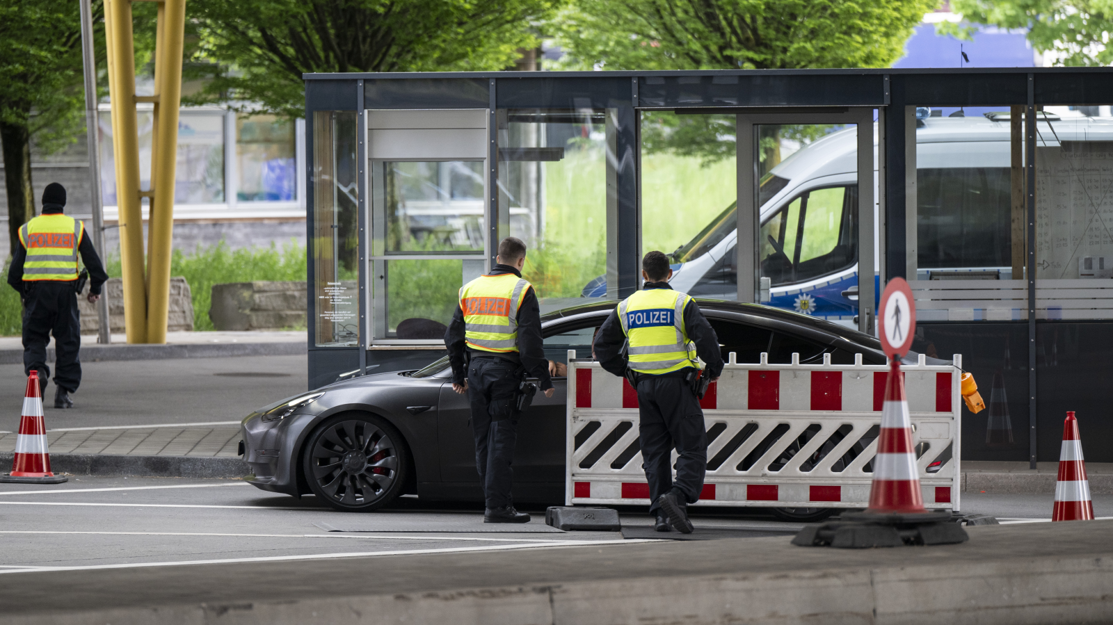 Afgan Sığınmacılar Almanya’ya Sokulmadı!, © dpa