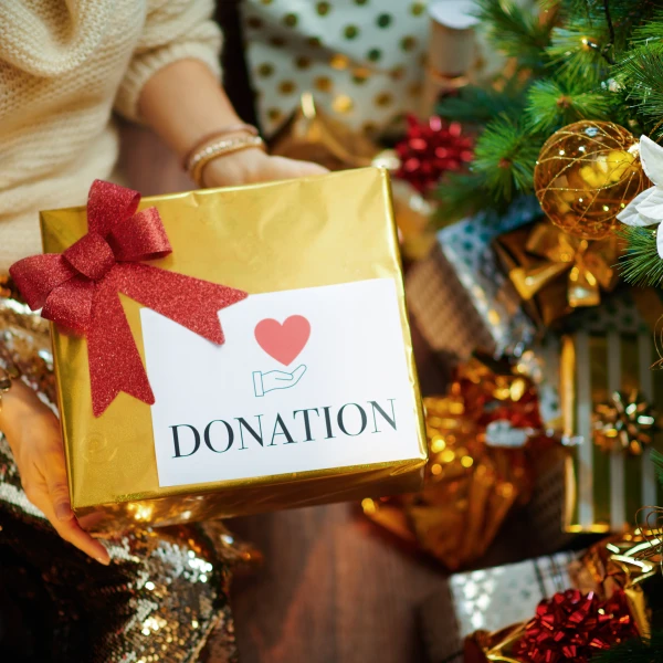 weihnachtliches Geschenk, © shutterstock weihnachtliches Geschenk, © shutterstock