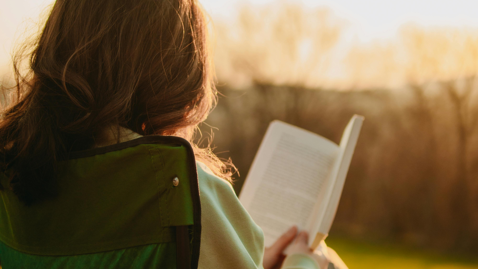 Lesen auf dem Campingplatz, © seyfi durmaz