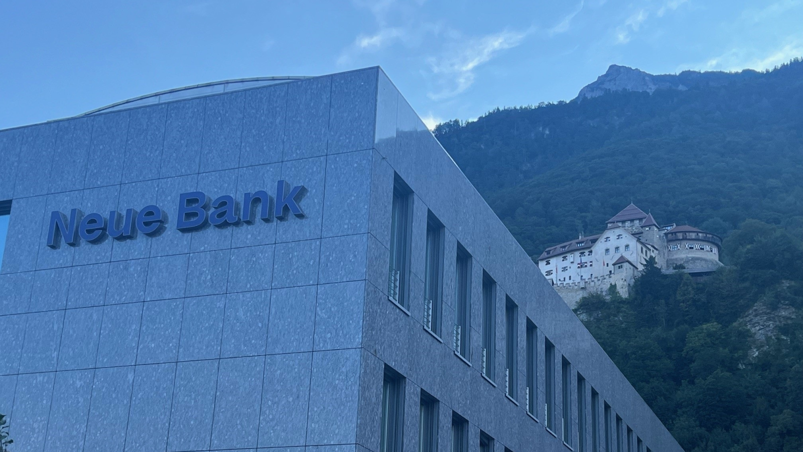 Neue Bank zeigt sich trotz weniger Gewinn zufrieden, © Neue Bank