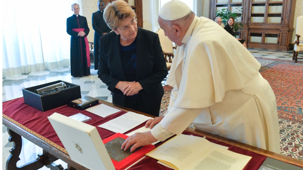 Amherd verspricht Papst Unterstützung bei Kaserne, © Viola Amherd X Account @violapamherd