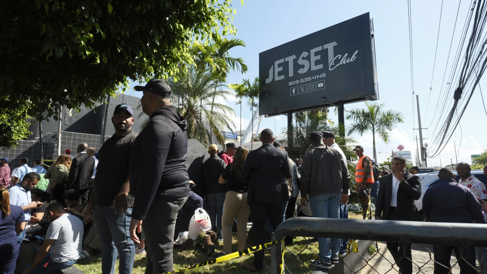 Dominik Cumhuriyeti’nde Disko Çatısı Çöktü: Can Kayıbı Artıyor!, © dpa Dominik Cumhuriyeti’nde Disko Çatısı Çöktü: Can Kayıbı Artıyor!, © dpa