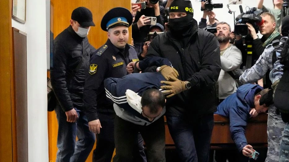 Terrorverdächtige in Moskauer Gericht vorgeführt, © Alexander Zemlianichenko/AP Terrorverdächtige in Moskauer Gericht vorgeführt, © Alexander Zemlianichenko/AP