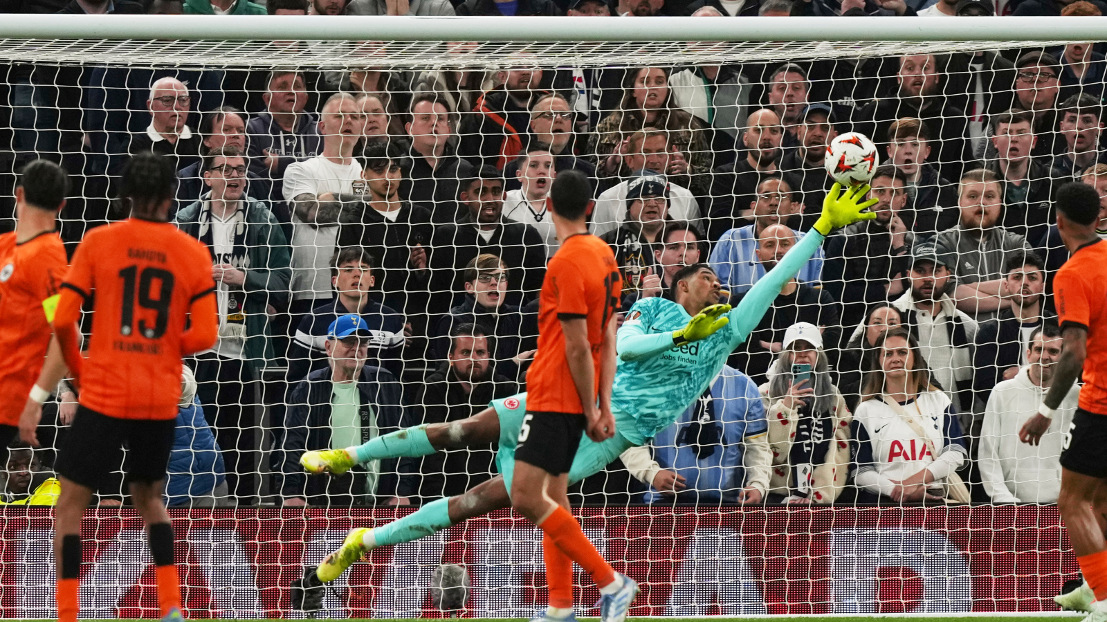 Eintracht Frankfurt’un Genç Yıldızları Avrupa Sahnesinde!, © Frank Augstein/AP/dpa