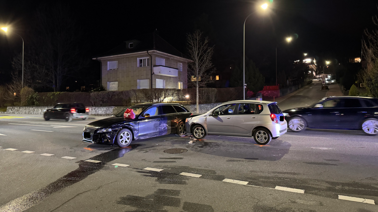 Lenker fahren gleichzeitig los und kollidieren, © lpfl