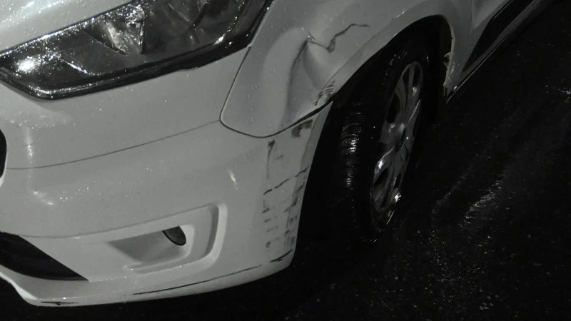 Lenker kollidiert in Schaan mit Eisenpfosten, © lpfl Lenker kollidiert in Schaan mit Eisenpfosten, © lpfl