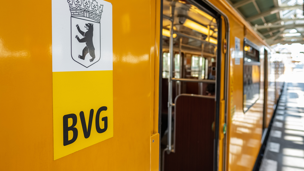 Bahn, © Shutterstock