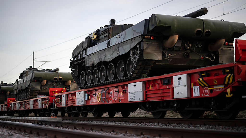 25 Leopard-Panzer verlassen die Ostschweiz Richtung Deutschland, © Keystone/SDA