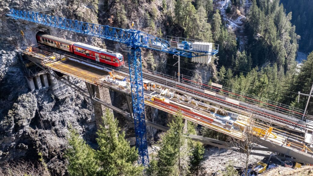 Bahnstrecke Chur-Arosa für zwei Wochen gesperrt , © Rhätische Bahn RhB
