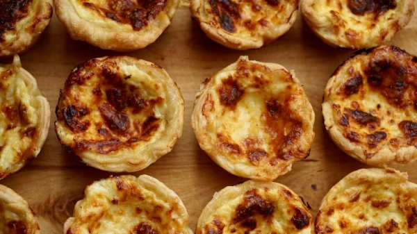 Einsatz Nummer 1: Am Mimösli Käskiechli verkaufen, © helvetickitchen.com Einsatz Nummer 1: Am Mimösli Käskiechli verkaufen, © helvetickitchen.com