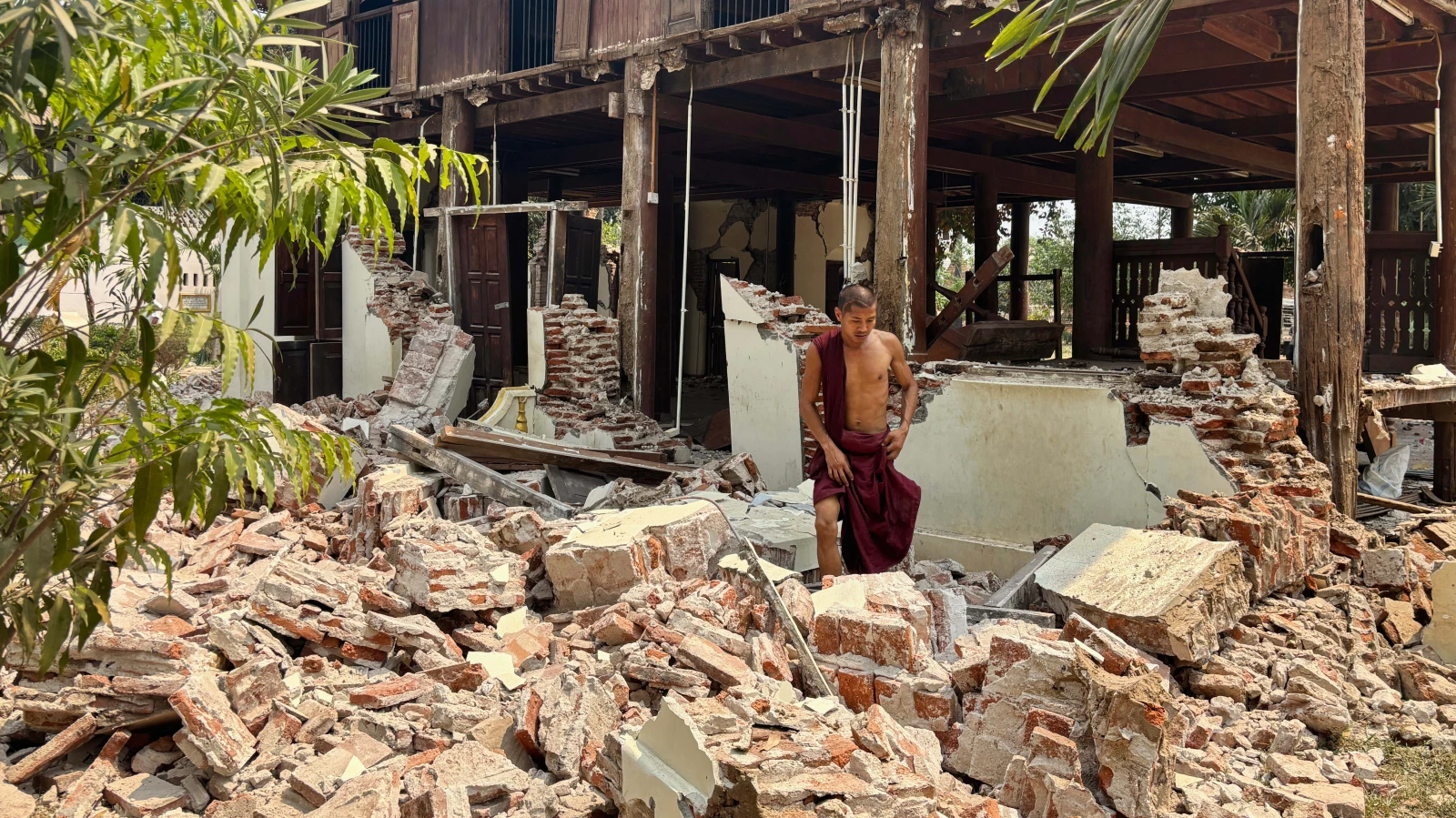 Tayland ve Myanmar 7,3 Büyüklüğünde Depremle Sarsıldı, © Aung Shine Oo/AP/dpa Tayland ve Myanmar 7,3 Büyüklüğünde Depremle Sarsıldı, © Aung Shine Oo/AP/dpa