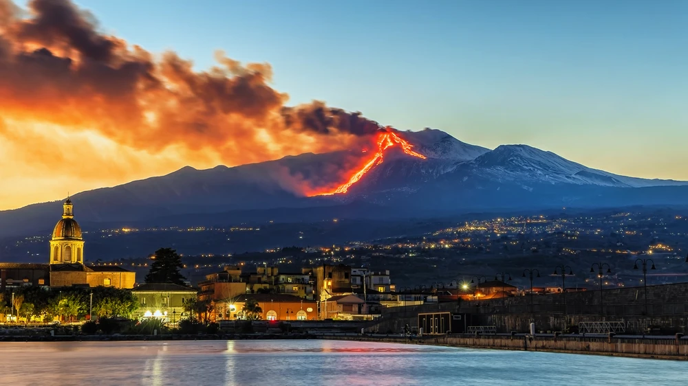 Etna Yanardağı'nda Hareketlilik Artıyor, © shutterstock Etna Yanardağı'nda Hareketlilik Artıyor, © shutterstock