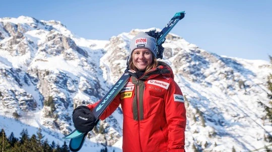 Pizolbahnen werden Hauptsponsor von Janine Schmitt, © Pizolbahnen Pizolbahnen werden Hauptsponsor von Janine Schmitt, © Pizolbahnen