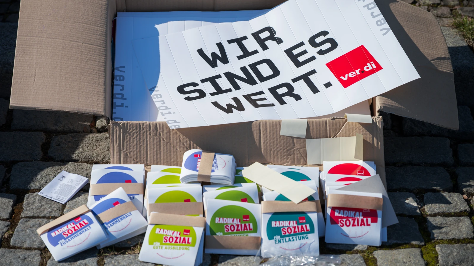 Berlin’de Bugün Çok Sayıda Resmi Dairede Grevler Yapılıyor!, © dpa Berlin’de Bugün Çok Sayıda Resmi Dairede Grevler Yapılıyor!, © dpa