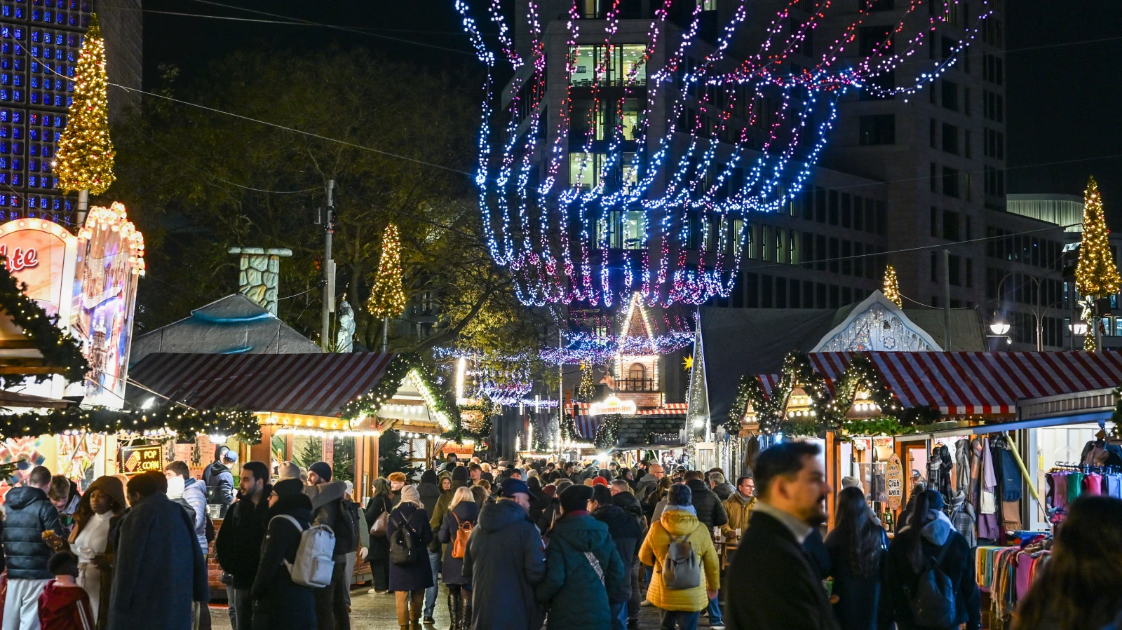 Berlin’de Noel Pazarları 2025 – Nerede, Ne Kadar, Neler Var?, © Jens Kalaene/dpa Berlin’de Noel Pazarları 2025 – Nerede, Ne Kadar, Neler Var?, © Jens Kalaene/dpa