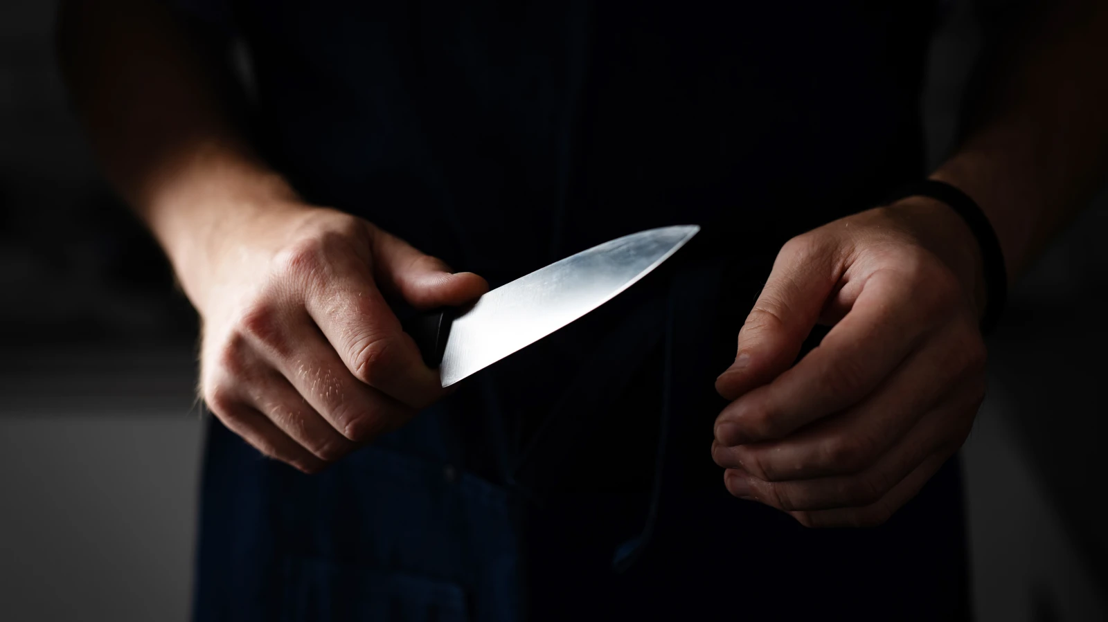 Ludwigshafen-Mundenheim’da 17 yaşındaki genç eniştesine bıçakla saldırdı: Ağır yaralanan adam acil ameliyatla hayati tehlikeyi atlattı, © shutterstock Ludwigshafen-Mundenheim’da 17 yaşındaki genç eniştesine bıçakla saldırdı: Ağır yaralanan adam acil ameliyatla hayati tehlikeyi atlattı, © shutterstock