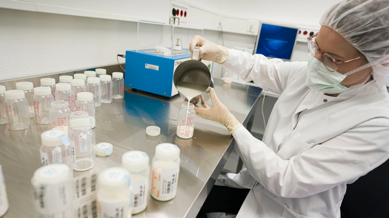 Hessen’de Anne Sütü Bankası Genişletiliyor, © Frank Rumpenhorst/dpa Hessen’de Anne Sütü Bankası Genişletiliyor, © Frank Rumpenhorst/dpa