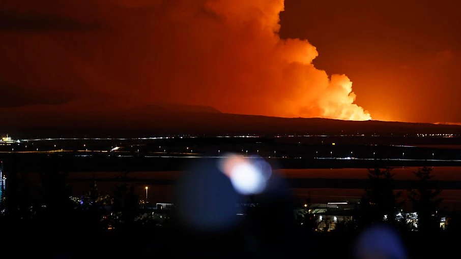 Ein Vulkanausbruch in Island bietet spektakuläre Bilder, © Keystone-SDA Ein Vulkanausbruch in Island bietet spektakuläre Bilder, © Keystone-SDA
