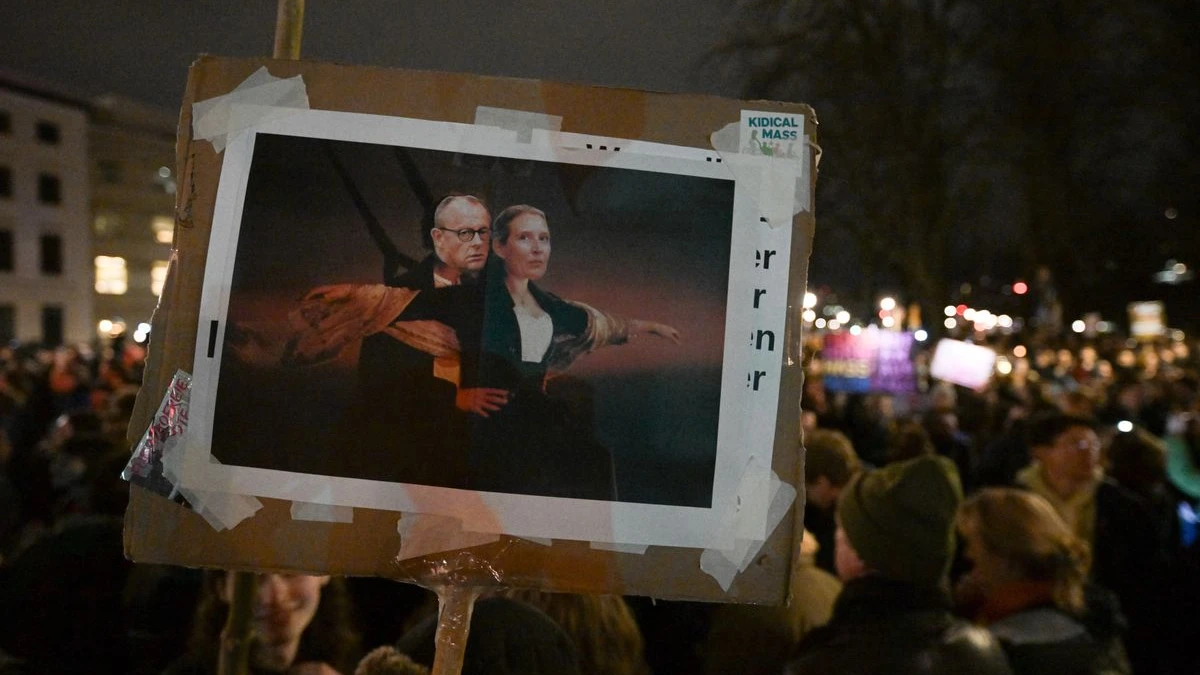 CDU ve AfD’nin Ortak Oylamasına Karşı Protestolar Büyüyor!, © dpa CDU ve AfD’nin Ortak Oylamasına Karşı Protestolar Büyüyor!, © dpa