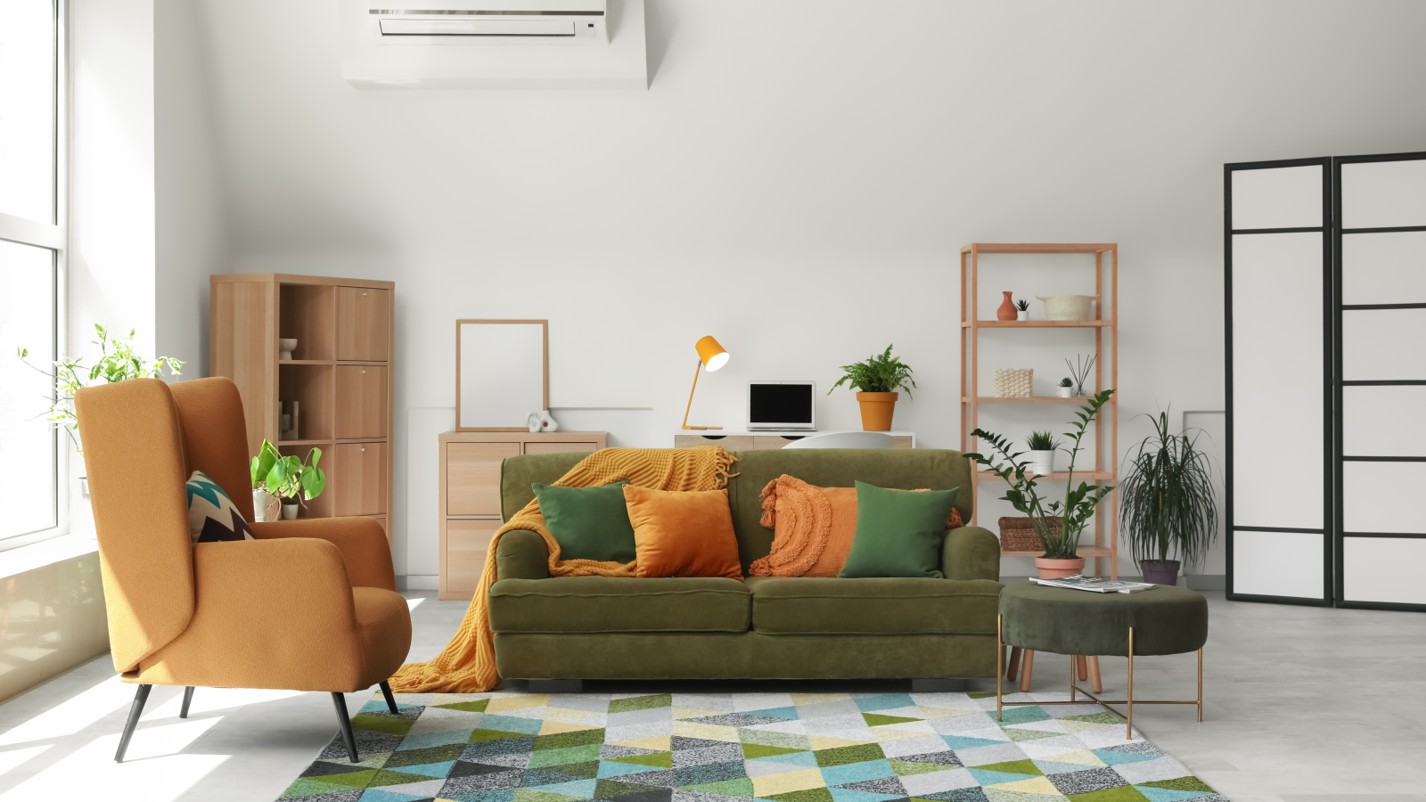 Berlin'in Neukölln semtinde, sosyal koruma bölgelerinde (Milieuschutzgebiete) mobilyalı ve kısa süreli kiralamalar artık yasaklandı. , © Möbliert