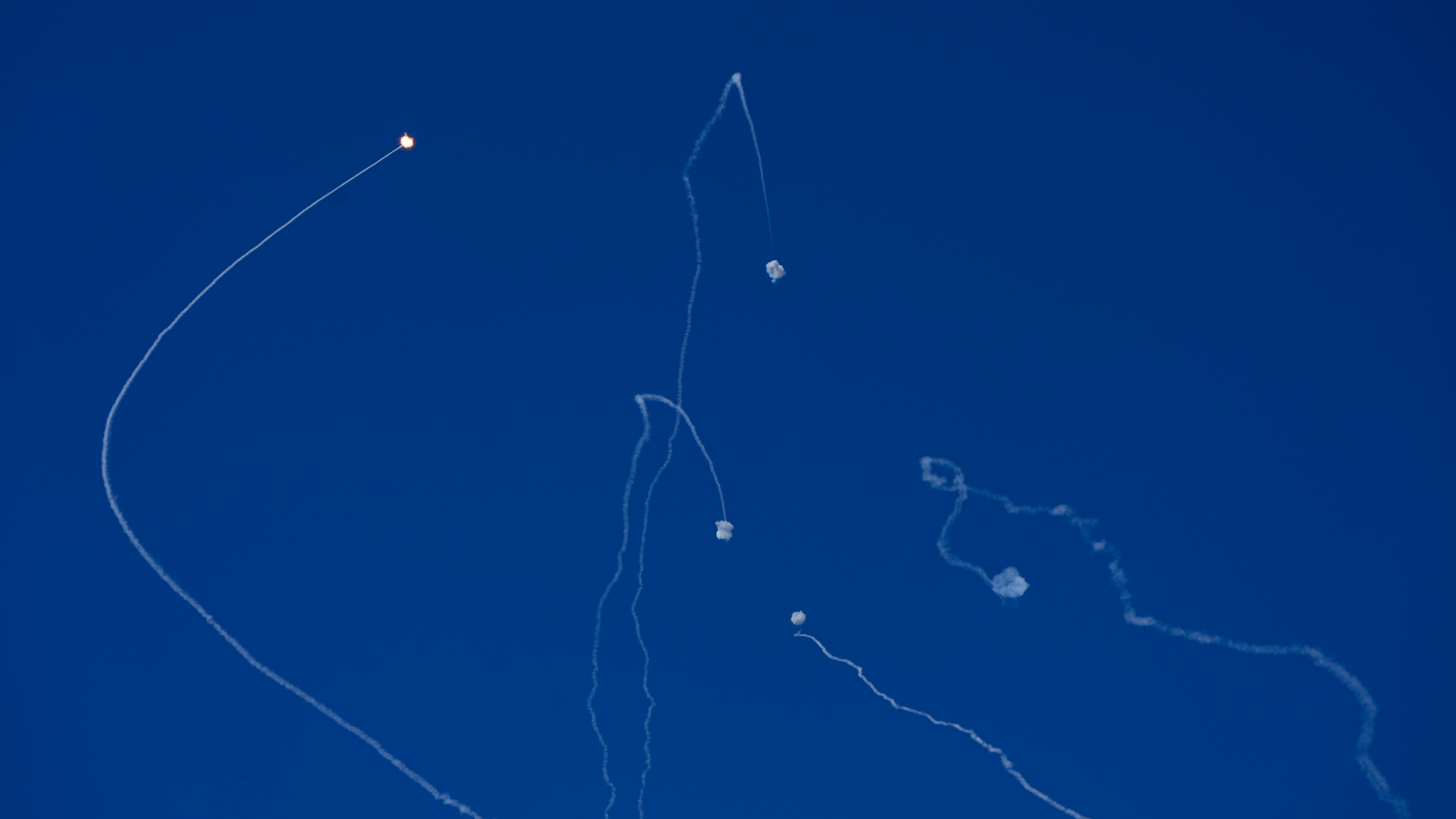 İran’dan atılan balistik füze Türkiye üzerinde imha edildi!, © Baz Ratner/AP/dpa