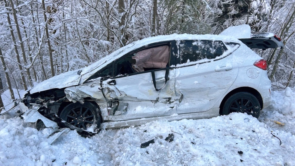Drei Verletzte nach Frontalkollision bei Lustmühle AR, © Kantonspolizei Appenzell Ausserrhoden Drei Verletzte nach Frontalkollision bei Lustmühle AR, © Kantonspolizei Appenzell Ausserrhoden