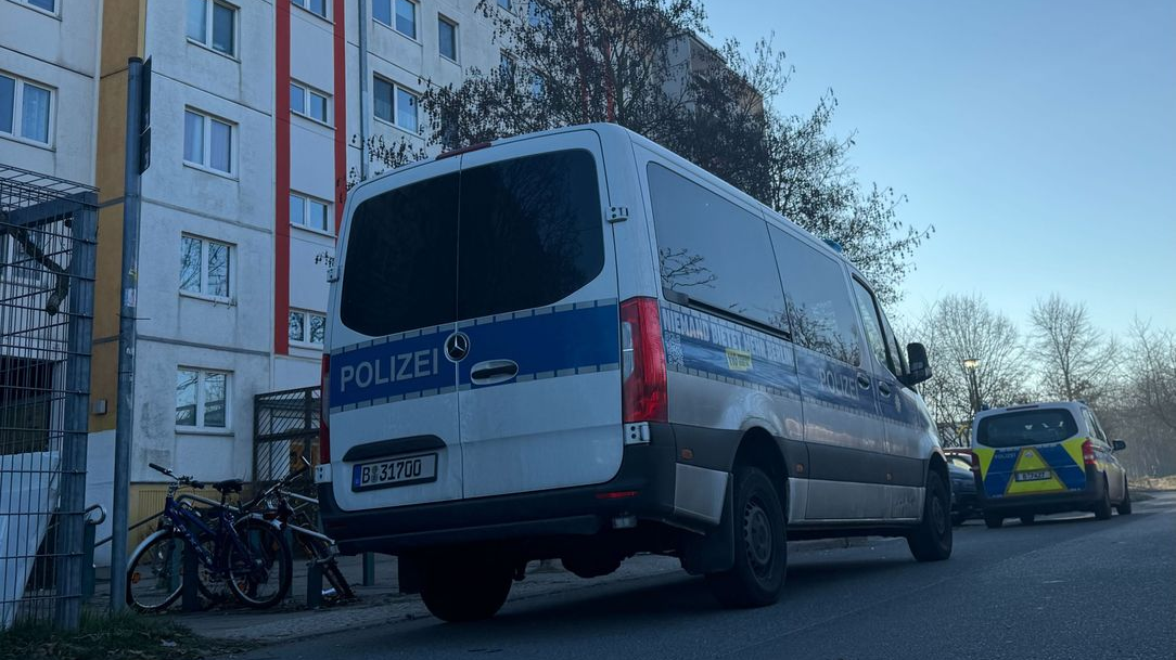 Berlin Marzahn-Hellersdorf’ta polis müdahalesi silahlı çatışmaya dönüştü, © Sven Kaeuler/dpa