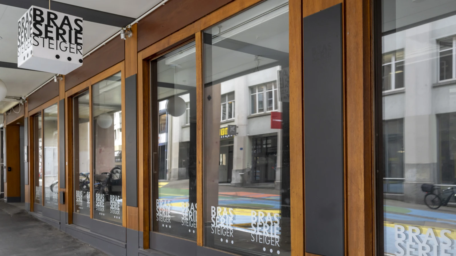 Gericht spricht Berner Beiz von Rassismus-Vorwurf frei, © KEYSTONE/Georgios Kefalas Gericht spricht Berner Beiz von Rassismus-Vorwurf frei, © KEYSTONE/Georgios Kefalas