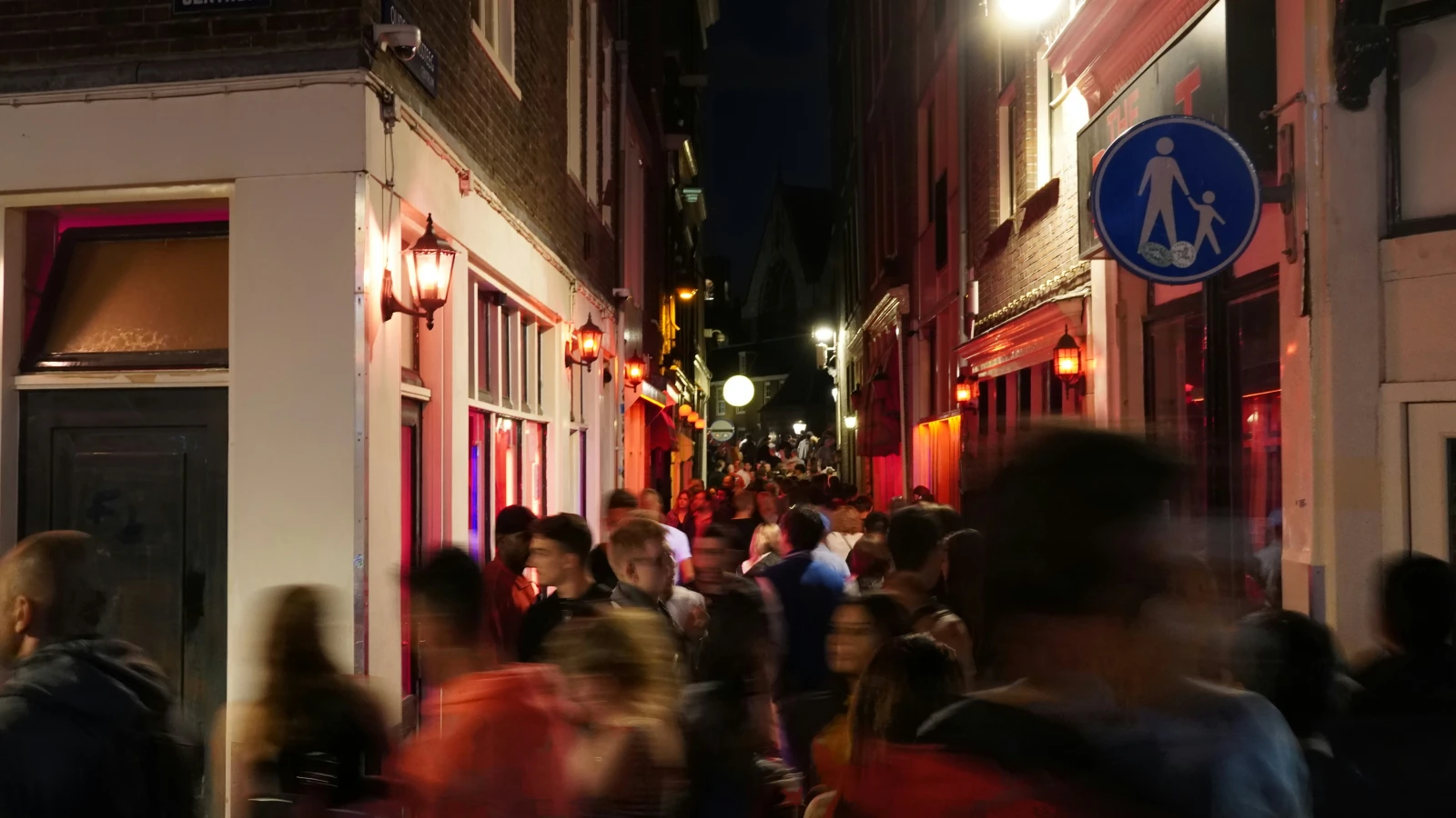 Sexarbeiterinnen erleben auch in der Schweiz häufig Gewalt, © Unsplash/Gio Sexarbeiterinnen erleben auch in der Schweiz häufig Gewalt, © Unsplash/Gio