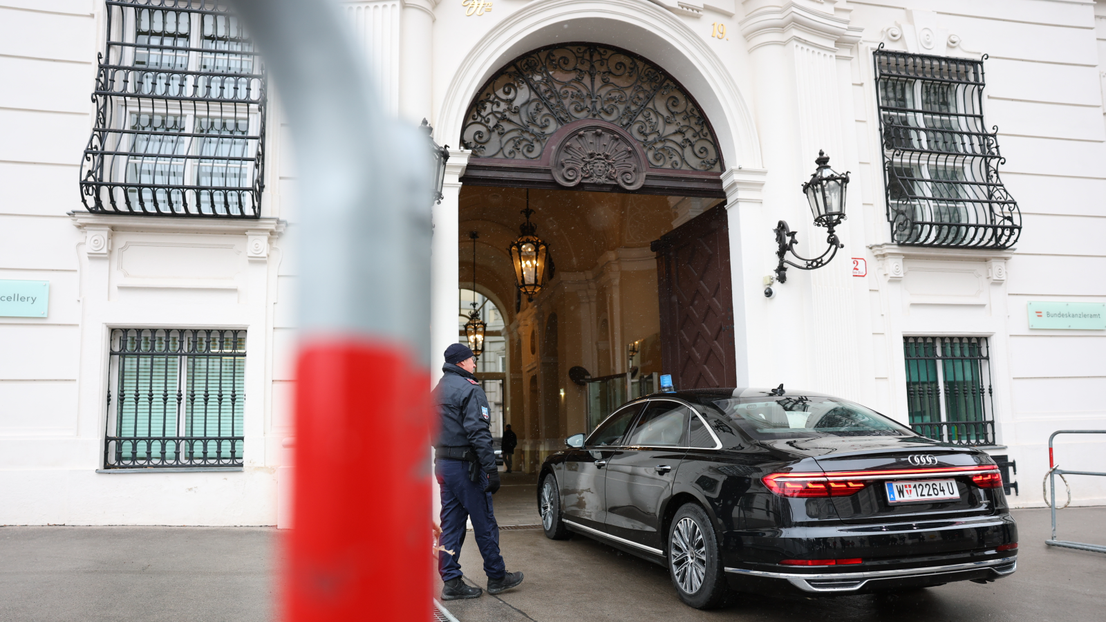 Reaktionen aus Vorarlberg zu Nehammer-Rücktritt, © KEYSTONE APA  TOBIAS STEINMAURER