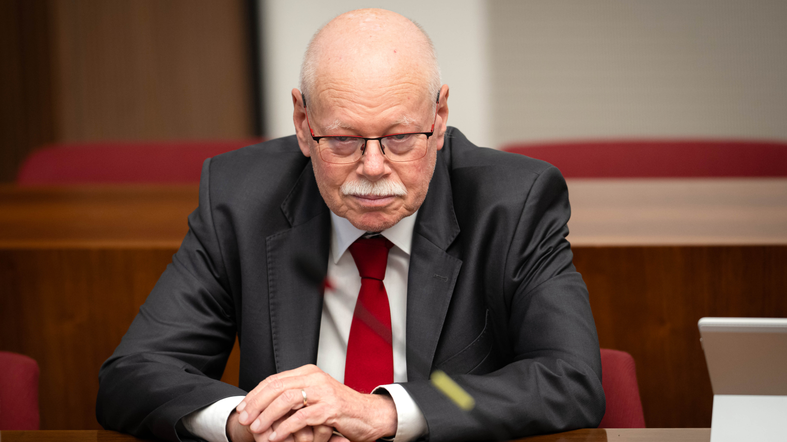 Bremen İçişleri Senatörü Ulrich Mäurer’den Sert Eleştiri: “Milyonlar Göçmenlere, Ama Devriye Aracı Yok”, © Sina Schuldt/dpa