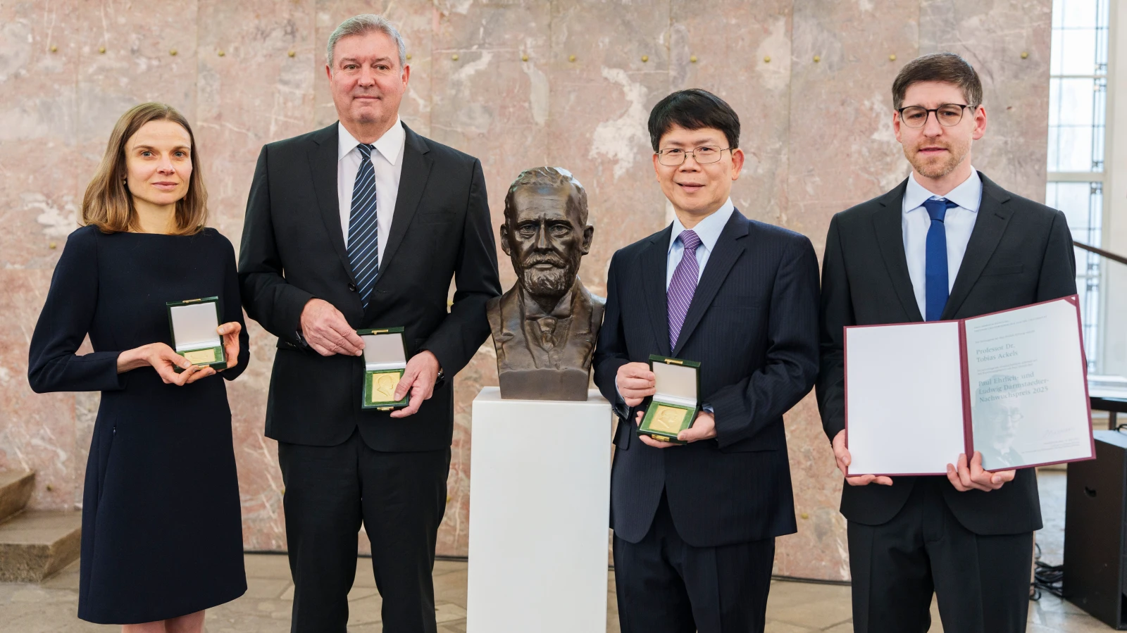 Almanya’nın Tıp Ödülleri Sahibini Buldu!, © dpa Almanya’nın Tıp Ödülleri Sahibini Buldu!, © dpa