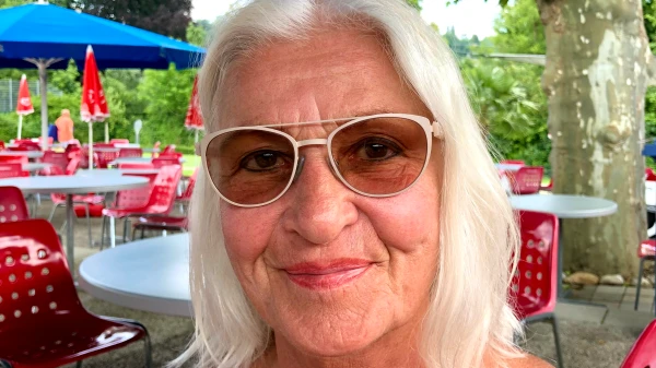 Alida ist ein Gartenbad-Profi Alida ist ein Gartenbad-Profi