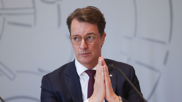 Emeklilik Paketi Oylaması Öncesi Baskı Artıyor: Wüst’ten Genç Vekillere “Sorumluluk” Uyarısı, © Oliver Berg/dpa